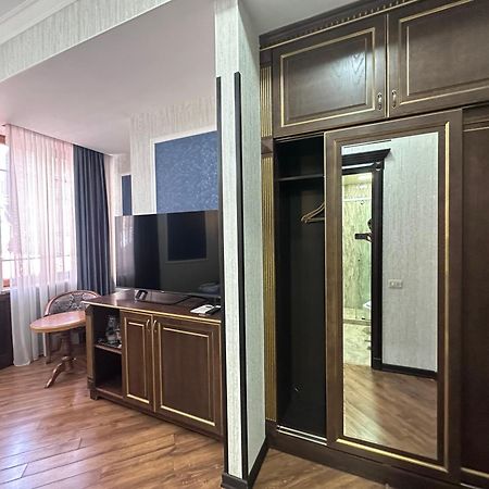 Royal Renaysance Hotel Jerevan Eksteriør billede