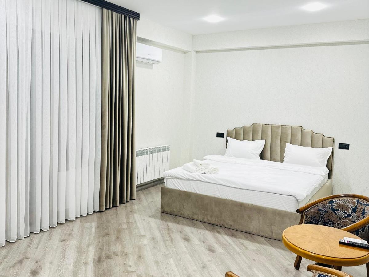 Royal Renaysance Hotel Jerevan Eksteriør billede