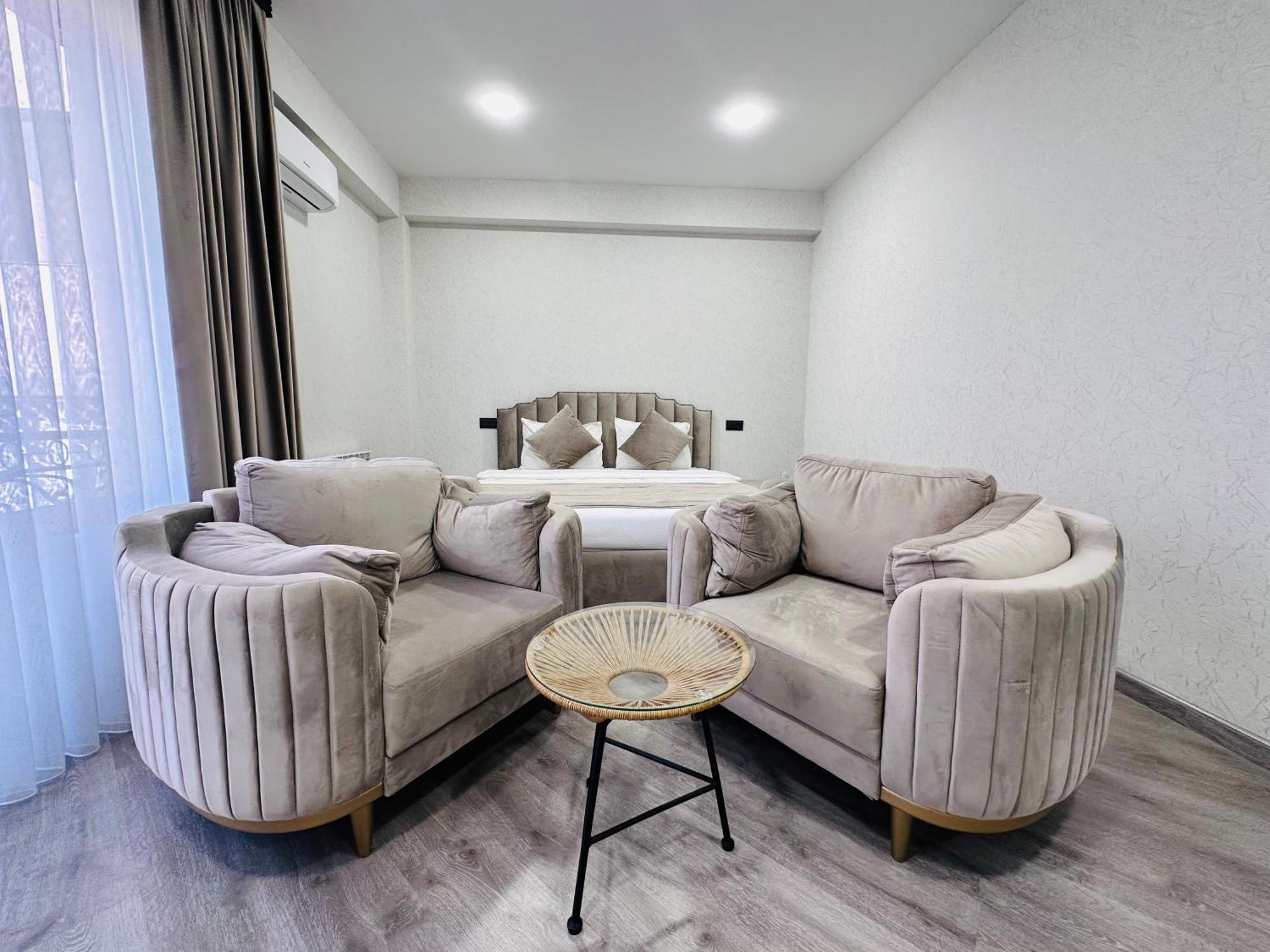 Royal Renaysance Hotel Jerevan Eksteriør billede
