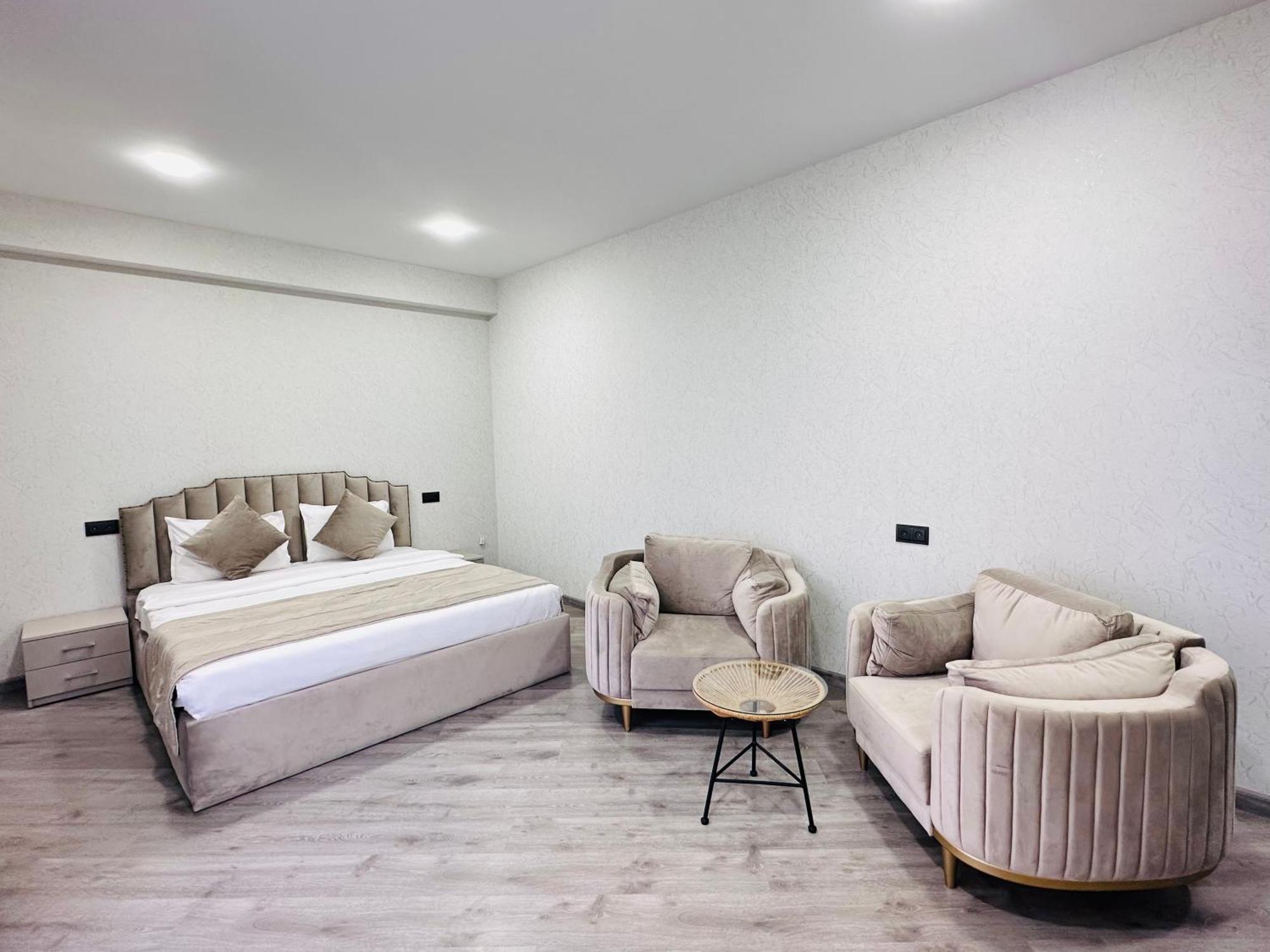 Royal Renaysance Hotel Jerevan Eksteriør billede