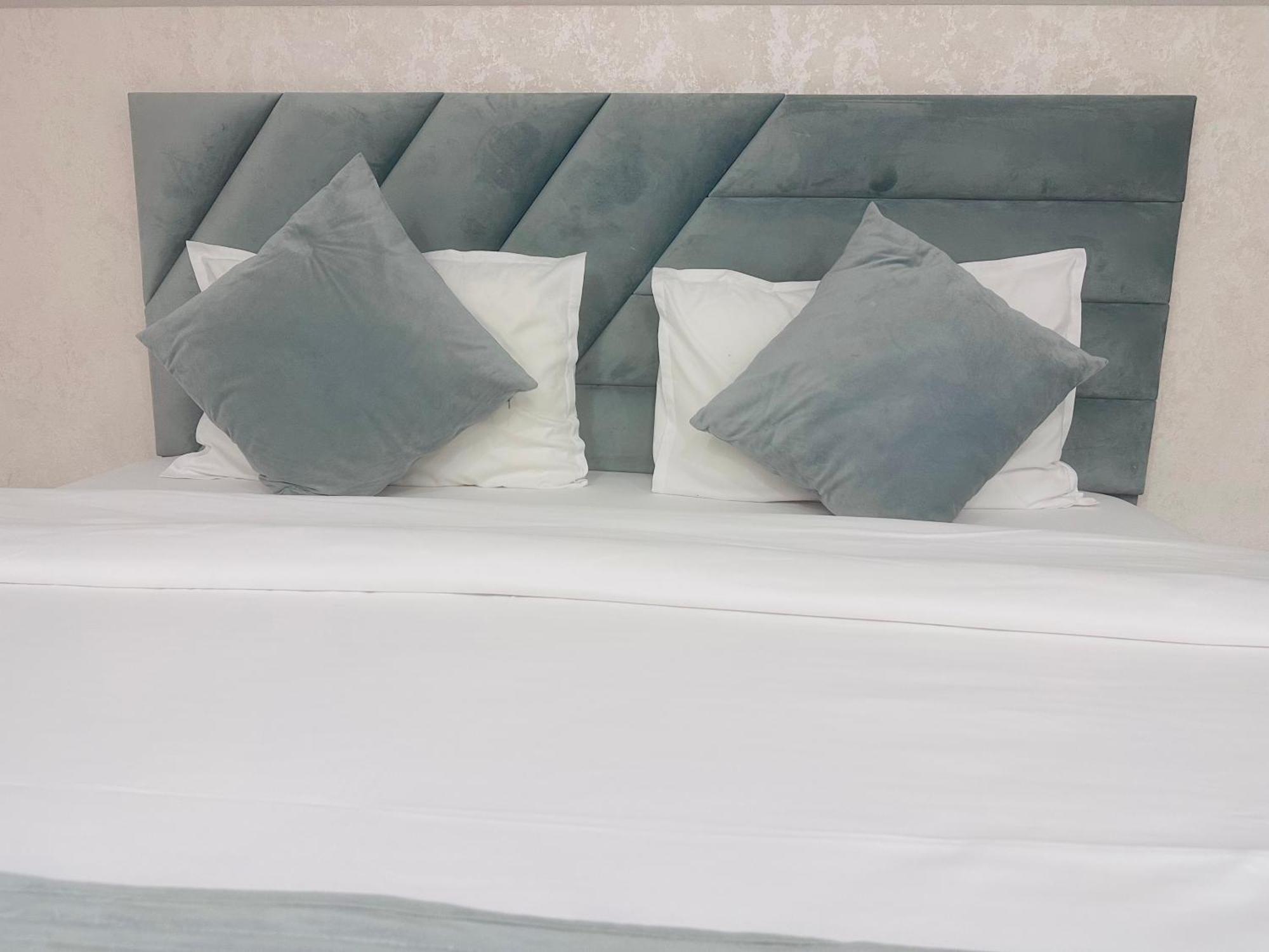 Royal Renaysance Hotel Jerevan Værelse billede