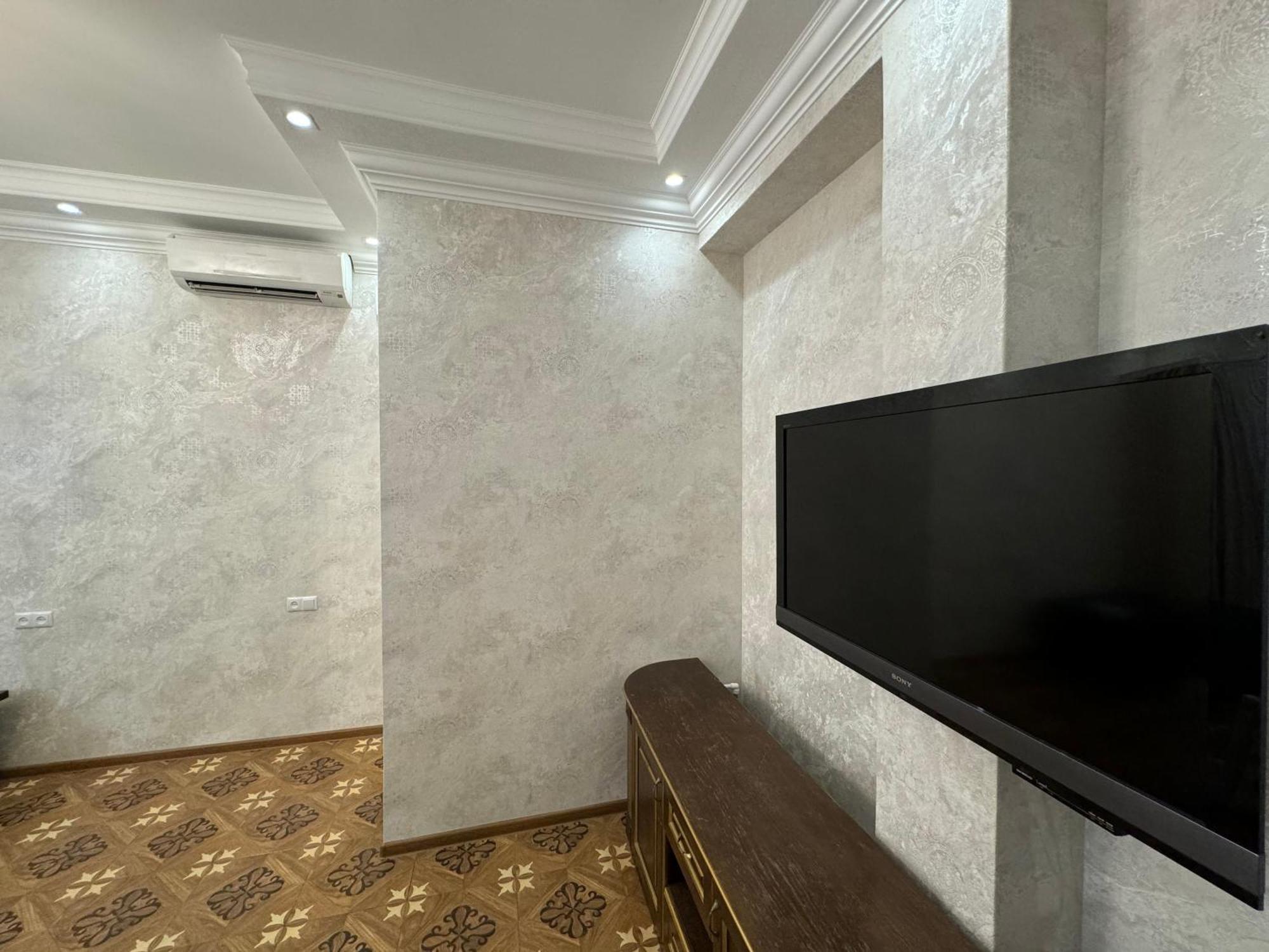 Royal Renaysance Hotel Jerevan Værelse billede