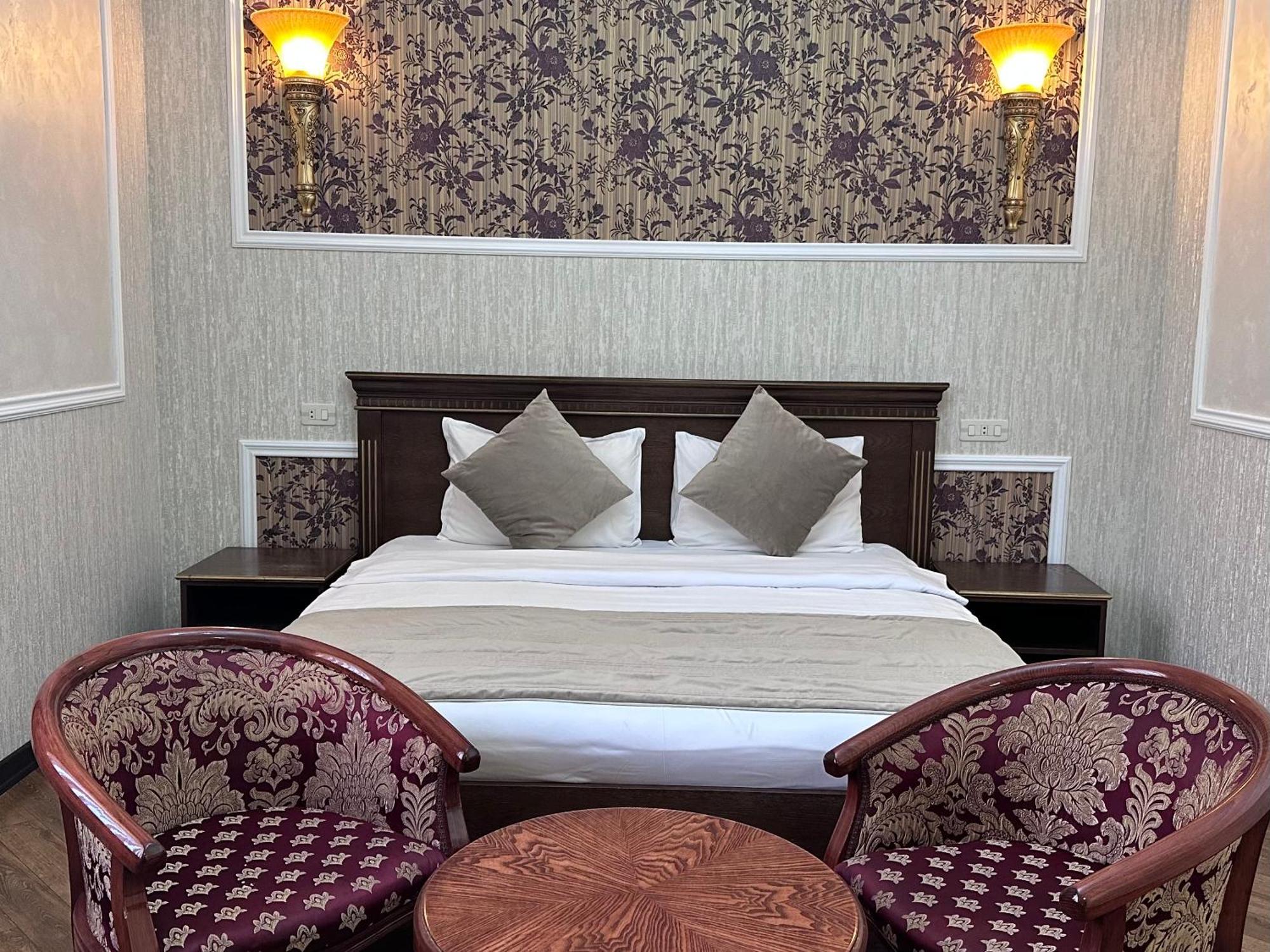 Royal Renaysance Hotel Jerevan Eksteriør billede