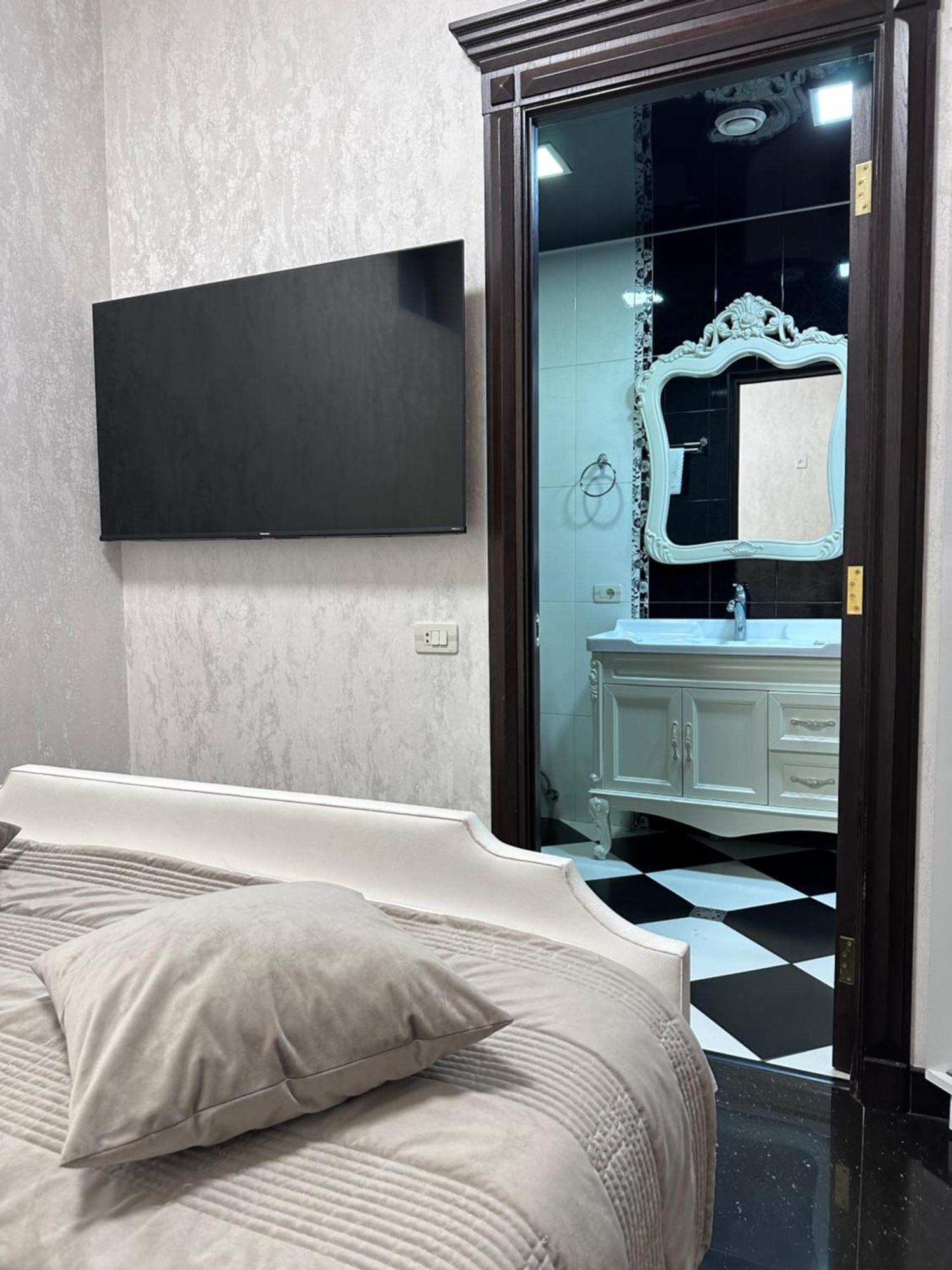 Royal Renaysance Hotel Jerevan Værelse billede